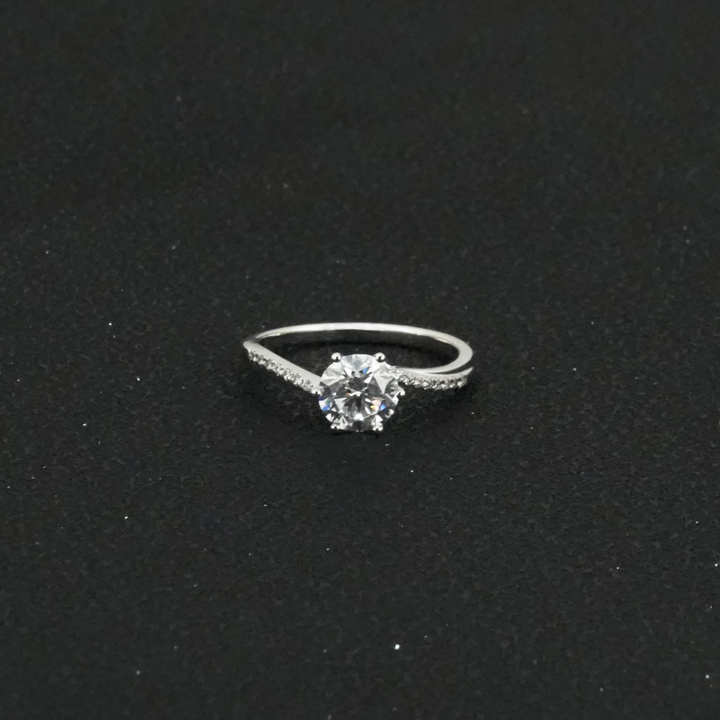 Six Claw Twisted Arm Ring