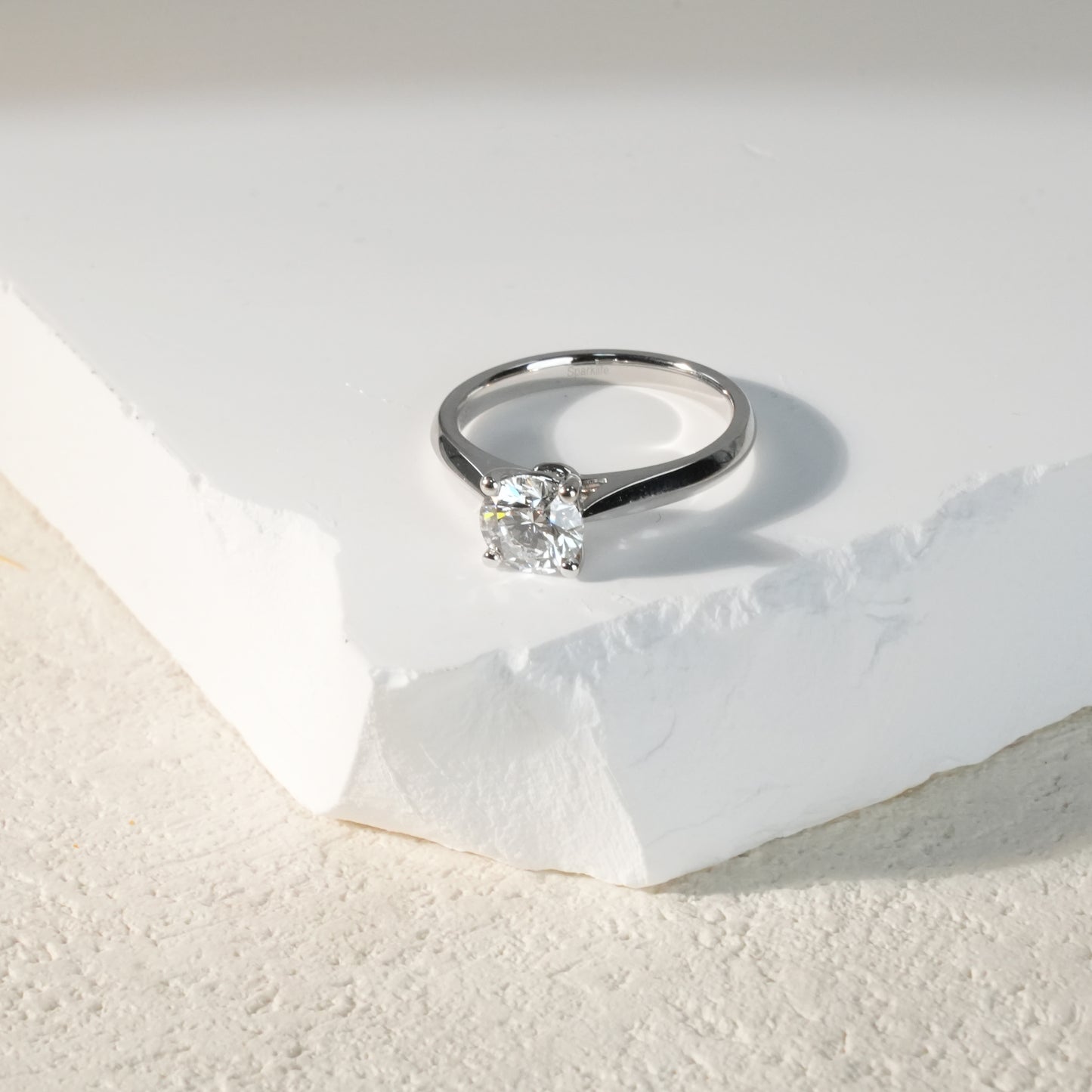Classic Four Claw Ring