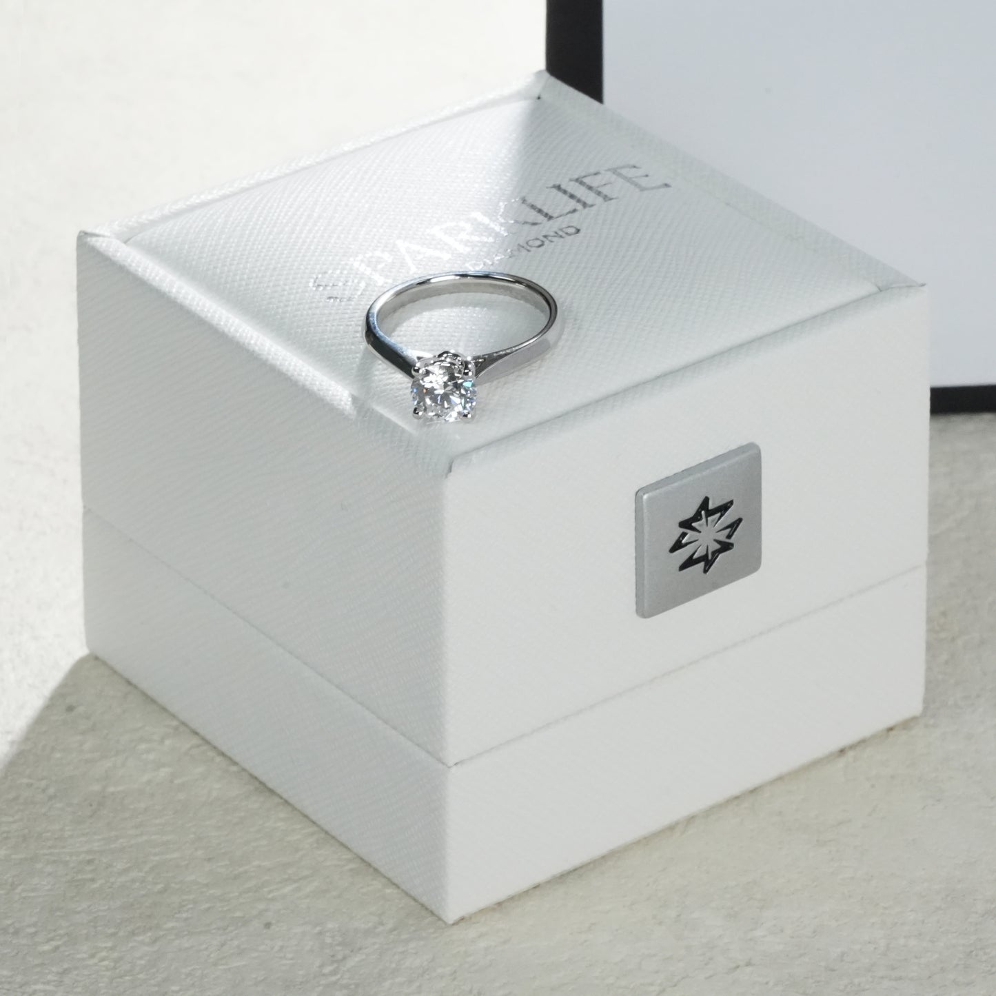 Classic Four Claw Ring