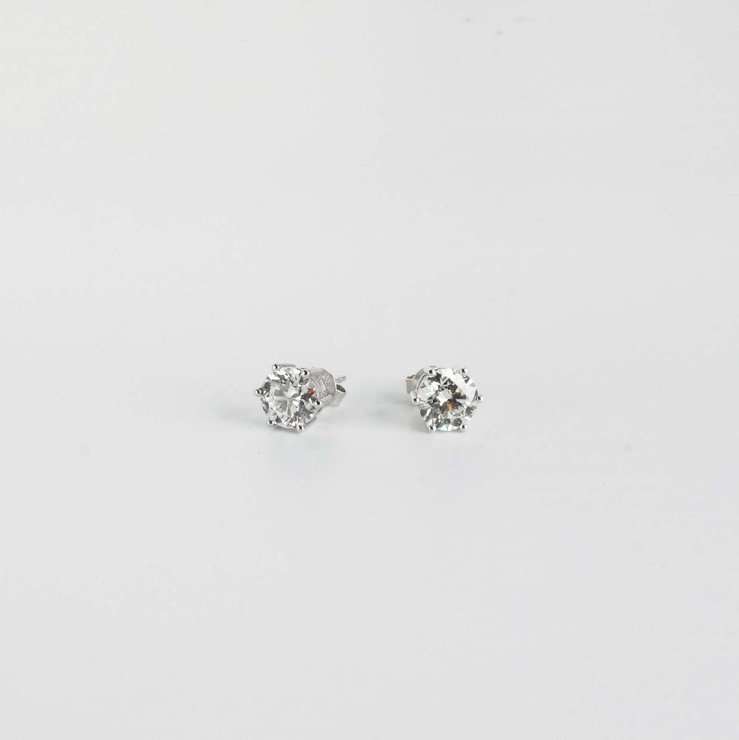Ear Studs with Six Prongs