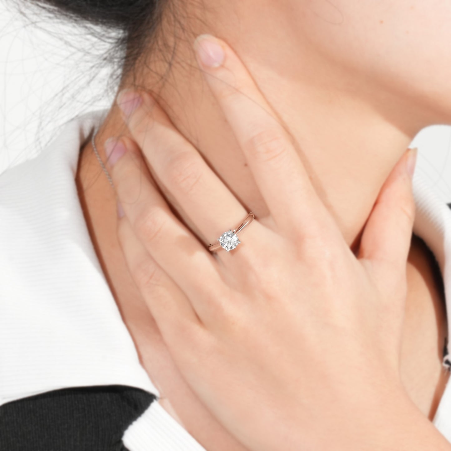 Classic Four Claw Ring