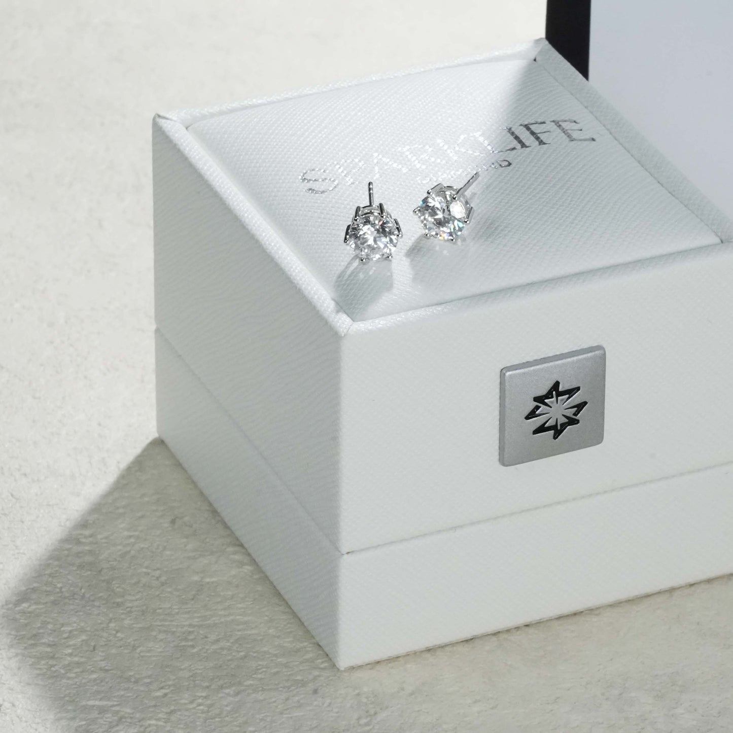 Ear Studs with Six Prongs