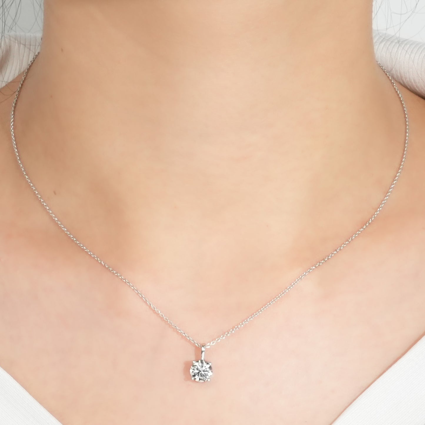 Four Claw Shiny O Necklace