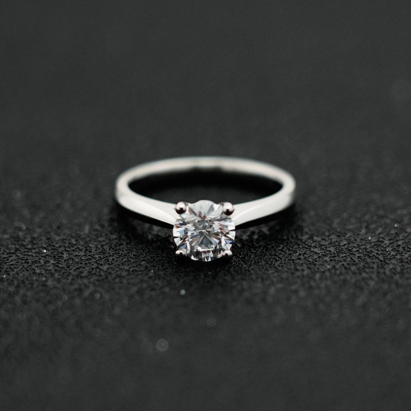 Classic Four Claw Ring