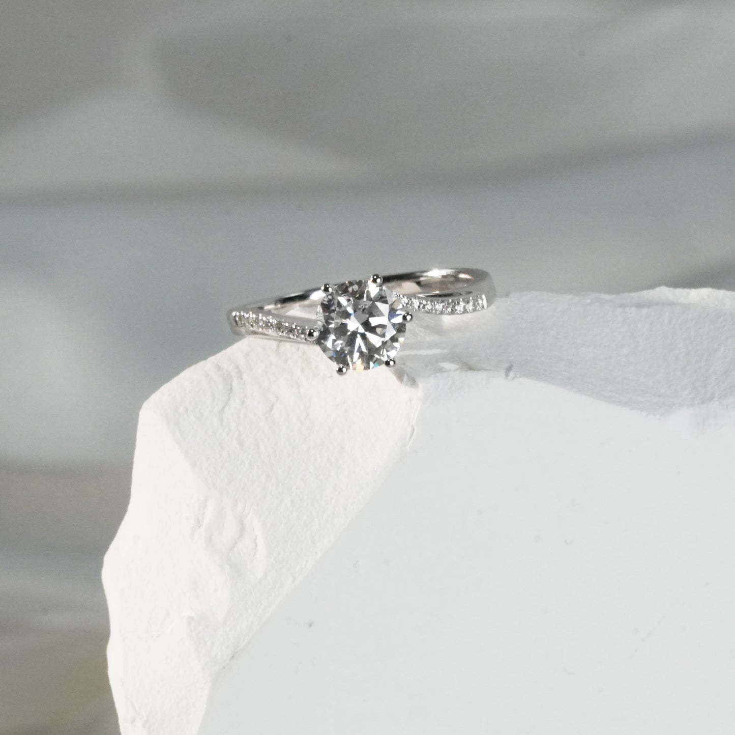 Six Claw Twisted Arm Ring