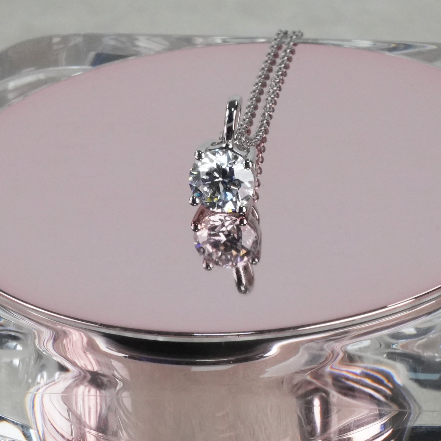 Four Claw Shiny O Necklace