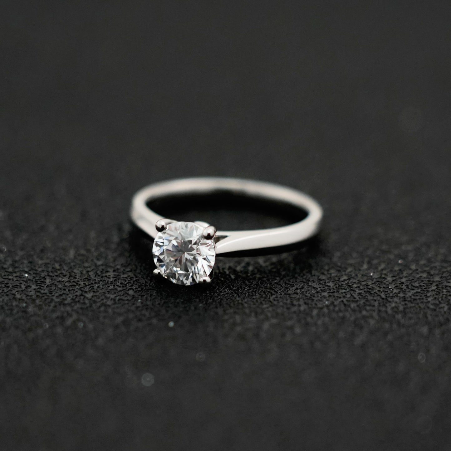 Classic Four Claw Ring